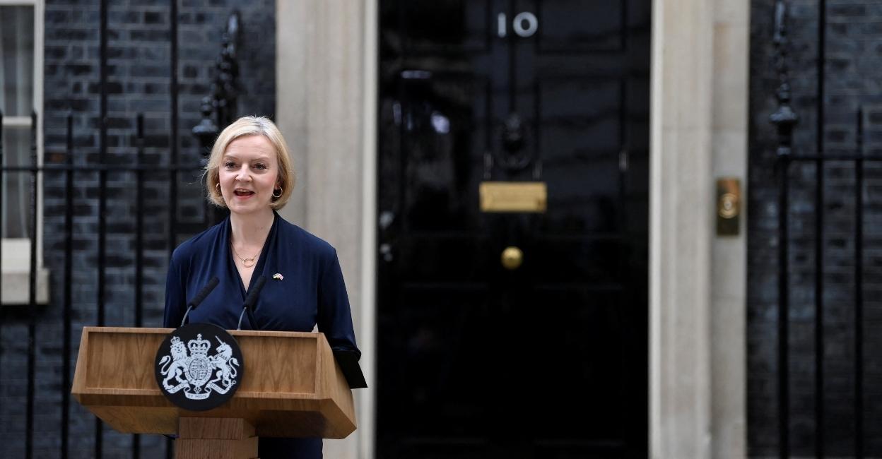 British Prime Minister Liz Truss gives a statement outside Number 10 Downing Street, London, Britain October 20, 2022. Photo: Reuters/Toby Melville